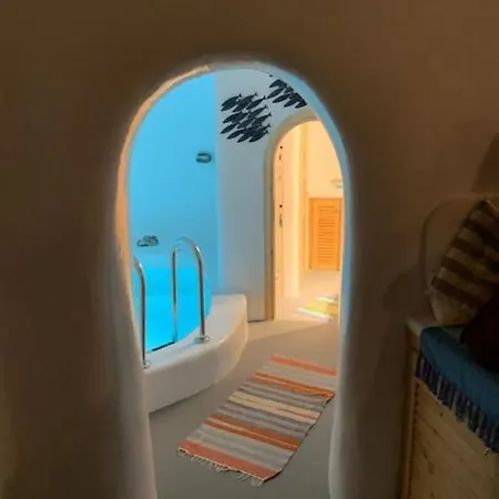 Elicriso Villa *